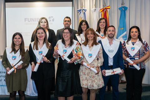 FUNIBER Uruguay festeja junto a sus becados en una ceremonia de entrega de títulos